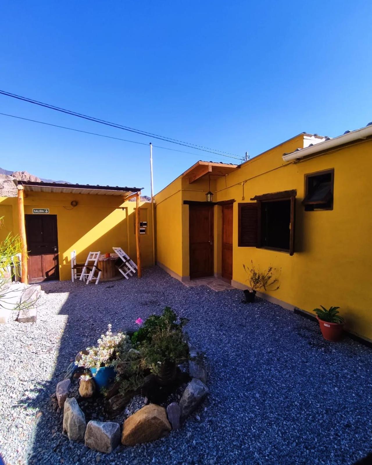 Retama Acomodação com café da manhã Tilcara Exterior foto